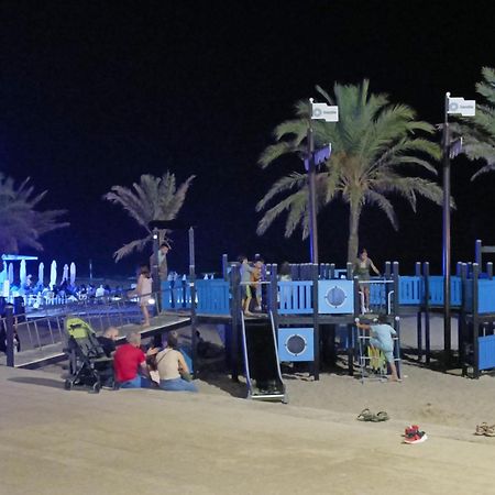 Mare De Deu, Vivienda Vacacional Para Familias Y Mayores De 25 Anos En El Grao De Gandia-Playa Playa de Gandia Bagian luar foto
