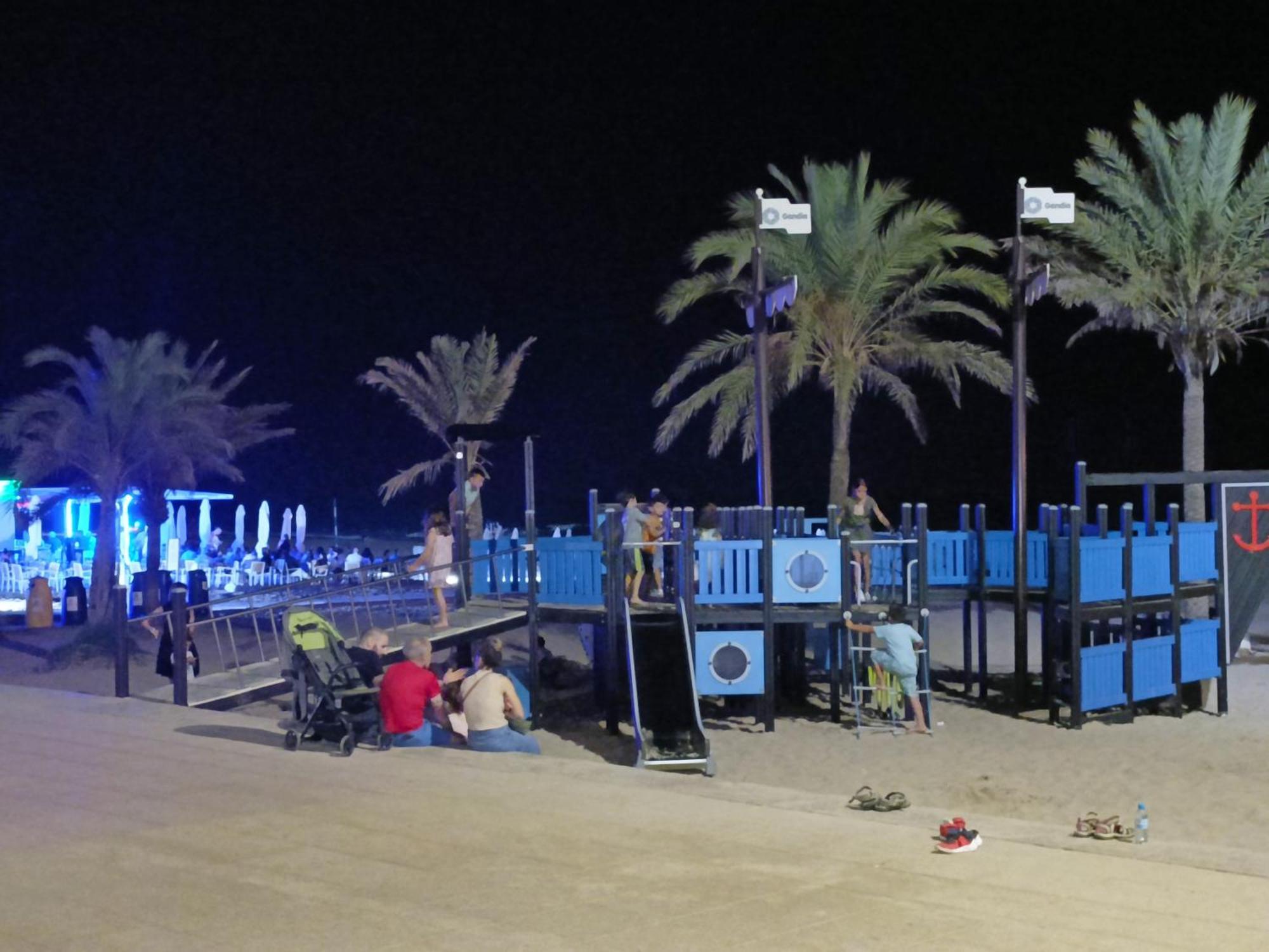 Mare De Deu, Vivienda Vacacional Para Familias Y Mayores De 25 Anos En El Grao De Gandia-Playa Playa de Gandia Bagian luar foto