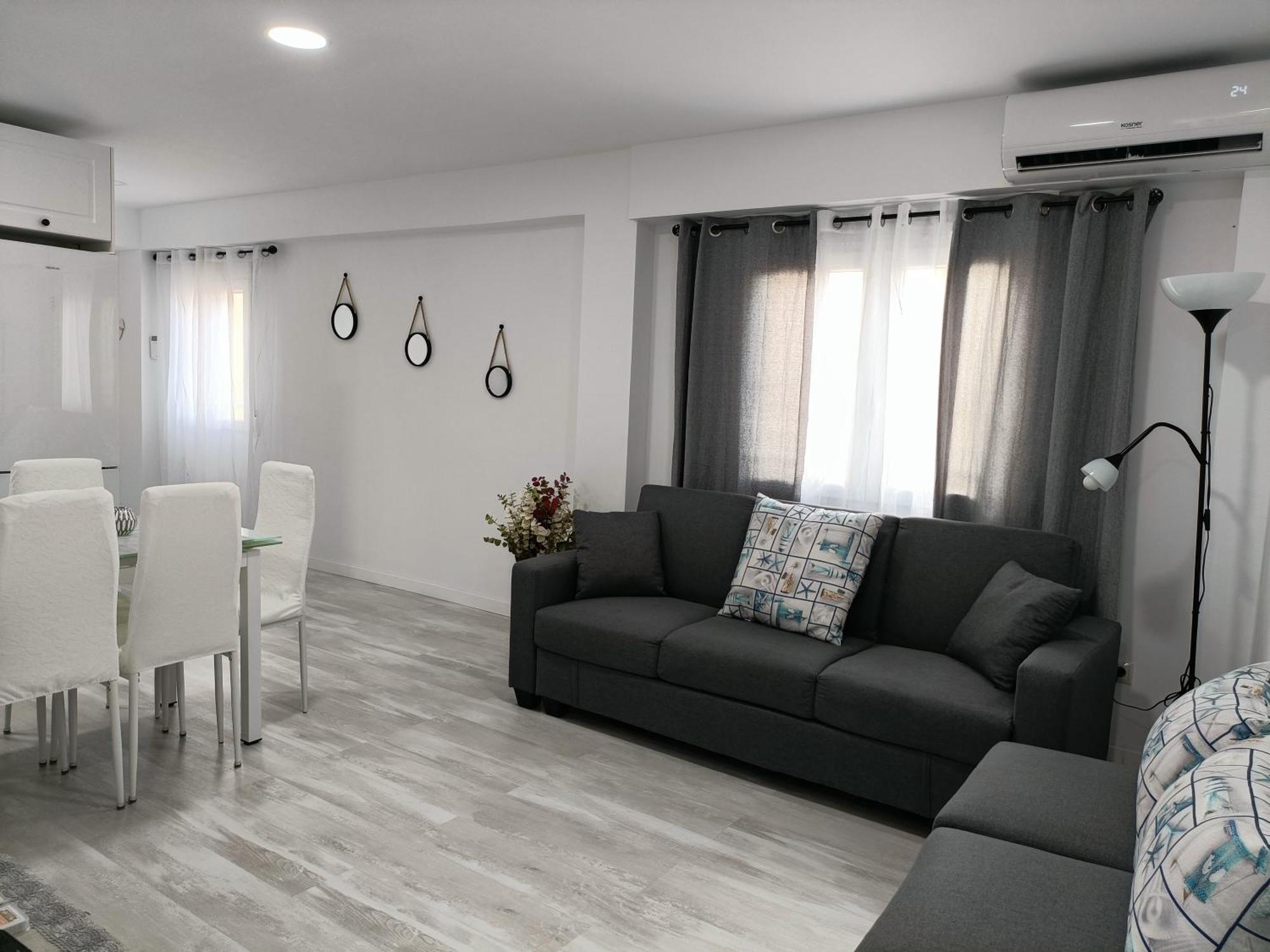Mare De Deu, Vivienda Vacacional Para Familias Y Mayores De 25 Anos En El Grao De Gandia-Playa Playa de Gandia Bagian luar foto